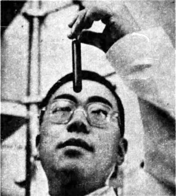 Hsia working in the lab, from a Chicago Tribune feature on his research, November 15, 1959.
